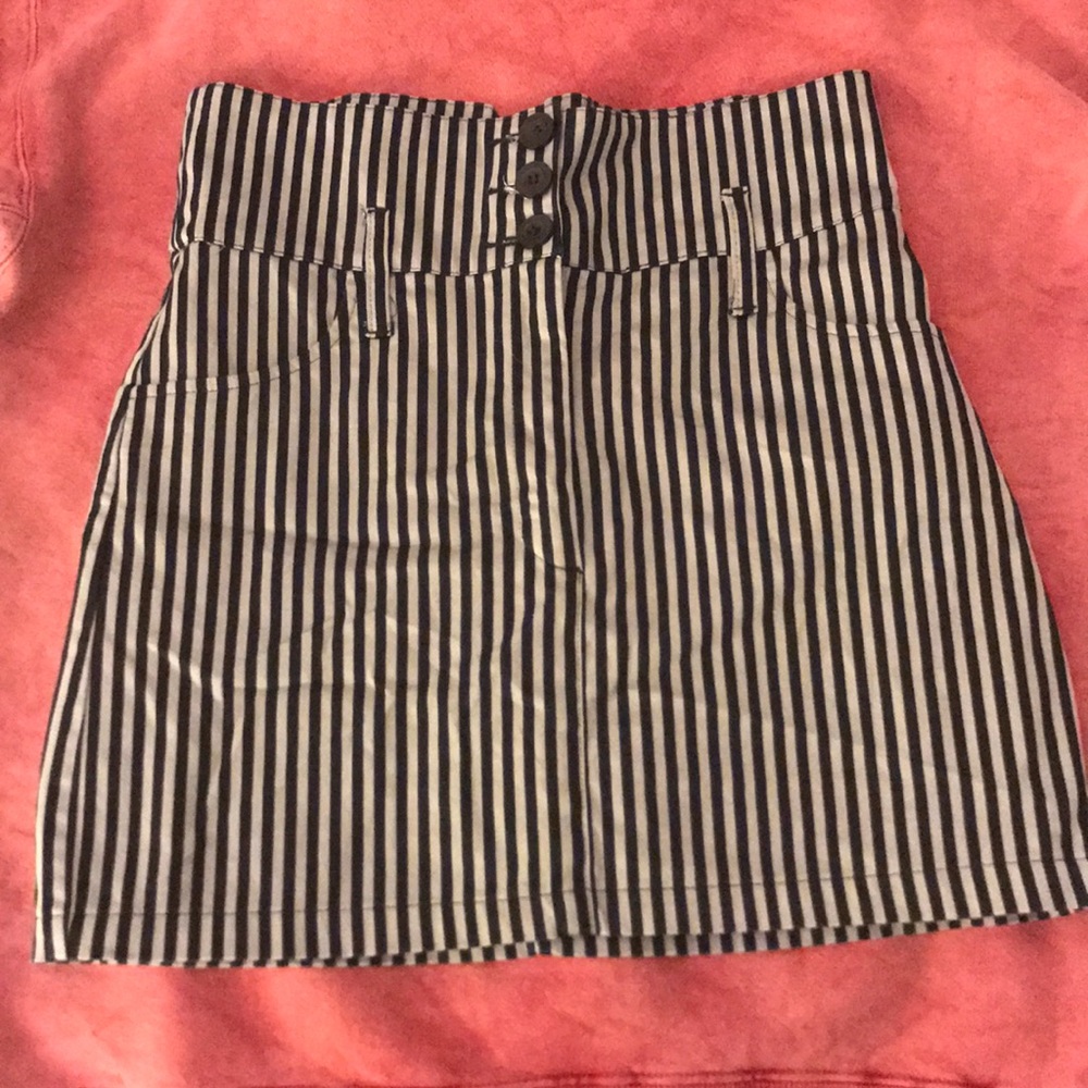 High waisted skirt